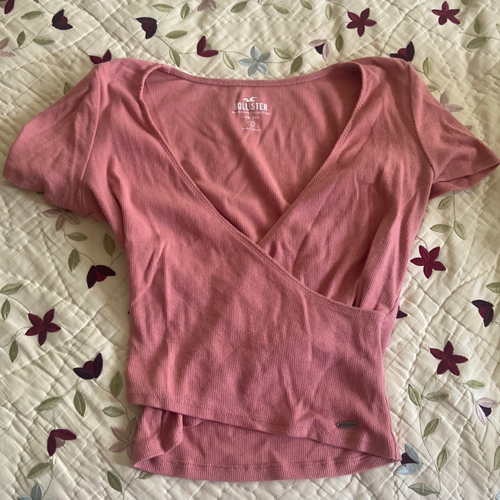 Hollister T shirt